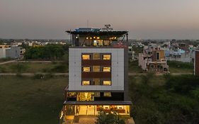 Perfectstayz Premium Shree Narayana At Mahakal Temple Road